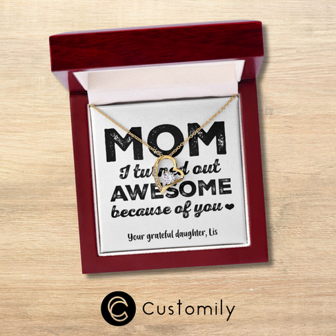 Personalized necklace with a Mothers Day design from Customily